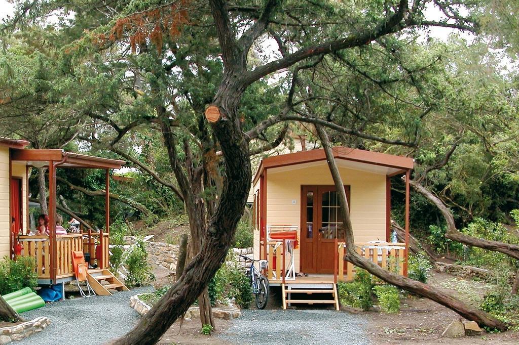 Le Esperidi Camping Ecoresort Марина ди Бибона Стая снимка