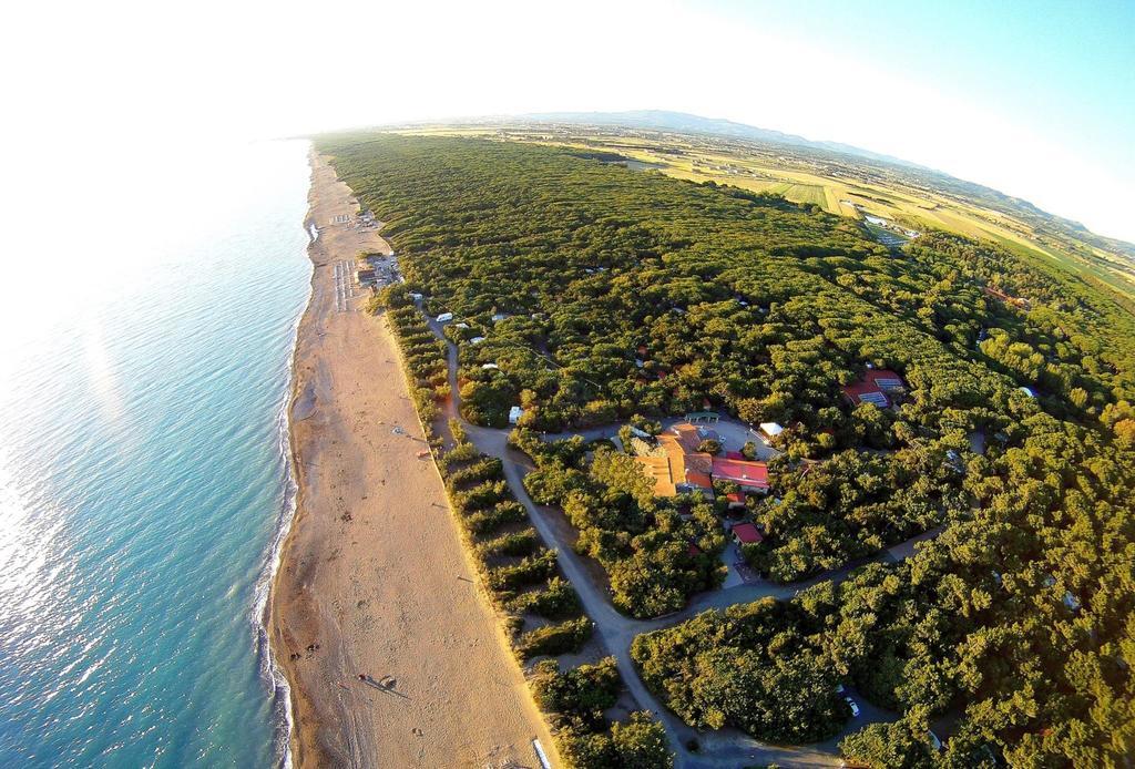 Le Esperidi Camping Ecoresort Марина ди Бибона Екстериор снимка