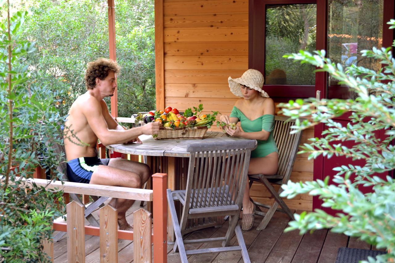 Le Esperidi Camping Ecoresort Марина ди Бибона Екстериор снимка