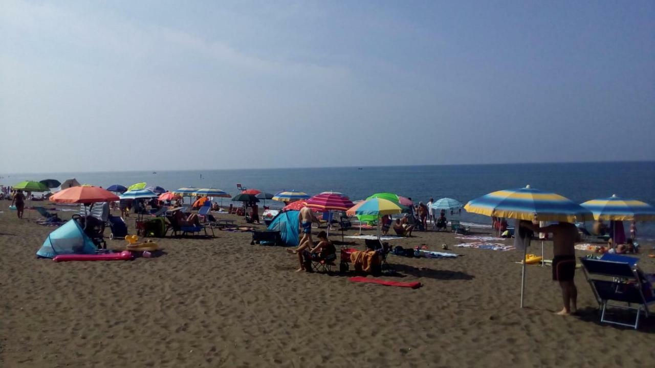 Le Esperidi Camping Ecoresort Марина ди Бибона Екстериор снимка